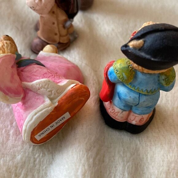 J.C. 1994 Bear Figurines - Picture 6 of 8